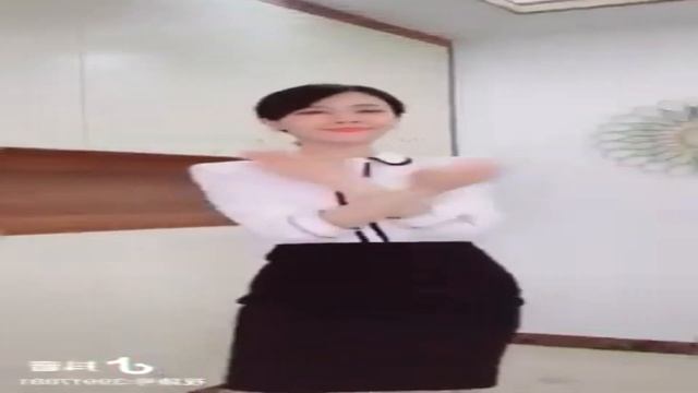 New Trend Dance Challenge In TikTok China смотреть онлайн