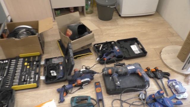 Куча инструмента для быта. Обзор моей коллекции. смотреть онлайн