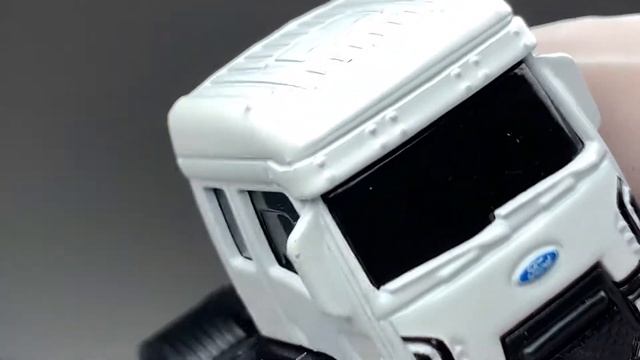 Matchbox - '13 Ford Cargo смотреть онлайн