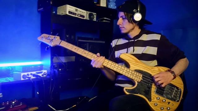 Simple Plan - Ruin my life (Bass cover) смотреть онлайн