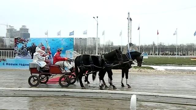 Тройка Владимира Корчагина с Дедом Морозом и Снегурочкой смотреть онлайн