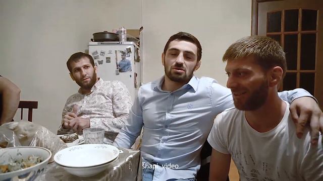 Друзья приехали поздравить жениха смотреть онлайн
