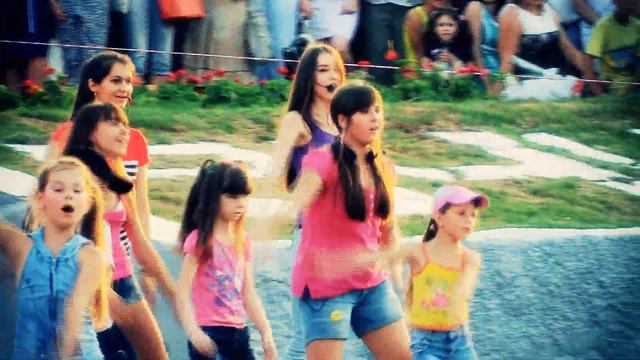 Выступление на городской общешкольной линейке .wmv смотреть онлайн