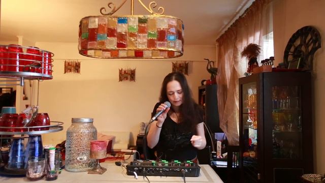 Sonya Singleton - Seven Nation Army (livelooping cover) смотреть онлайн