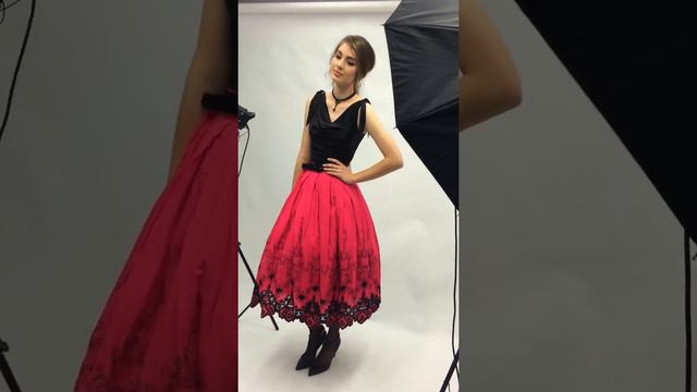 Bella Señora Fuchsia Full Skirt and D'Amour Cowl Top смотреть онлайн