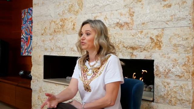 What it takes to win an award (English)/ Russian Influence смотреть онлайн