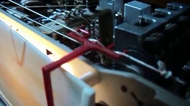 шумит и треск переменный конденсатор.avi смотреть онлайн