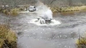 Тест вездехода - караката на реке с течением