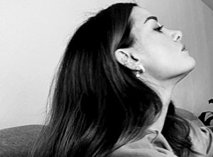 Не уходи, не уходи...