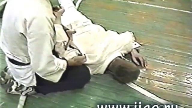 Выверт. Загиб. Конвоирование. Одной рукой. смотреть онлайн