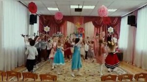 Праздники. Танец с цветами на восьмое марта. Подготовительная группа.