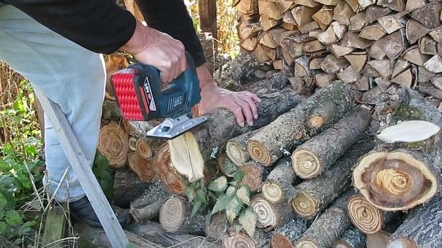 Пилим яблоню лобзиком. GST 18 V LI & T1044DP. смотреть онлайн