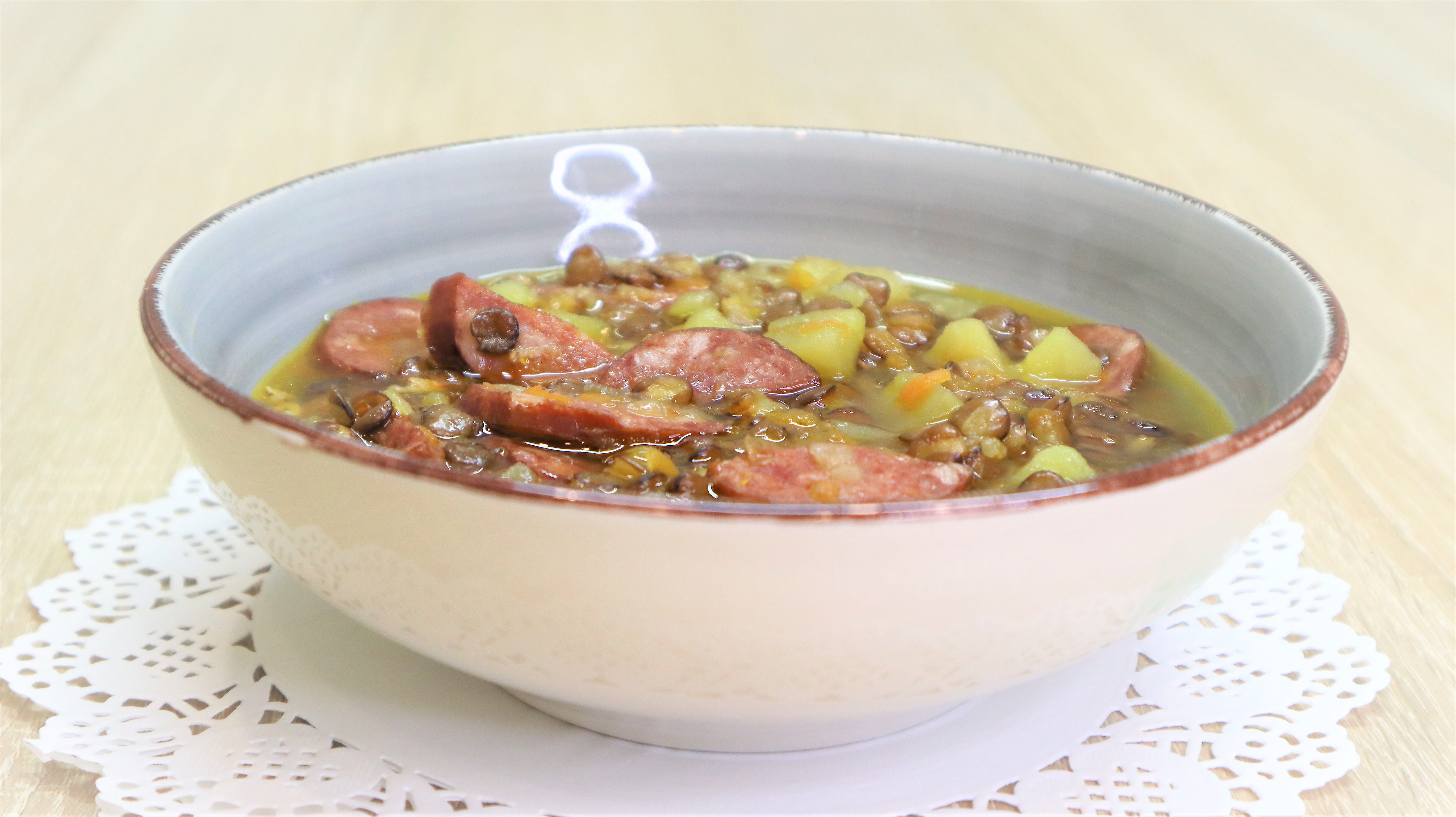 Попробуйте рецепт? Чечевичный суп с копченостями. Приятного просмотра. смотреть онлайн