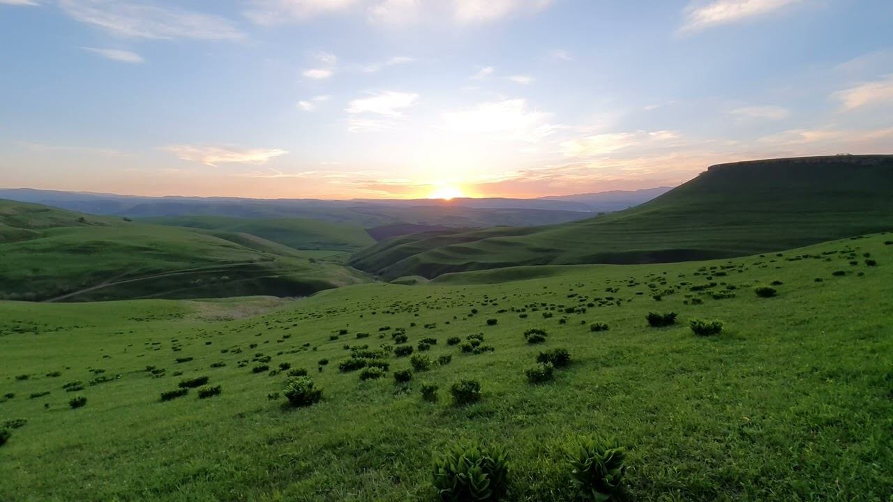Sounds of a Mountain Pasture at Sunset смотреть онлайн