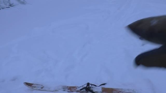 НА ДВА ДНЯ УЕХАЛИ В ТАЙГУ / ЖИВЁМ В ИЗБУШКЕ / НАШЛИ РЫБУ НА МАЛЕНЬКОЙ РЕКЕ / РЫБАЛКА В ГЛУХОЗИМЬЕ. смотреть онлайн
