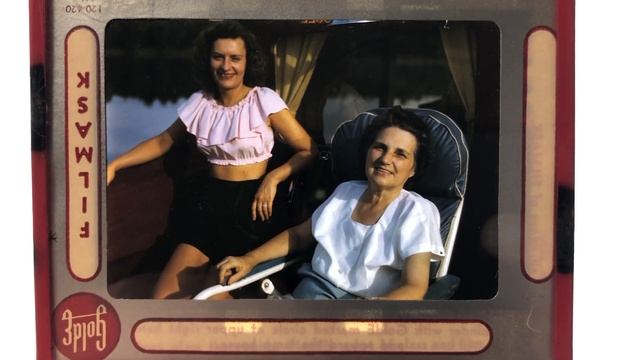 Vintage 1950s Slides in GoldE Slide Mounts смотреть онлайн