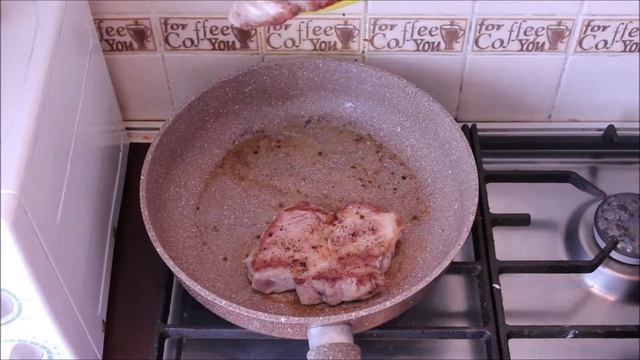 Стейк из свинины с грибным соусом смотреть онлайн