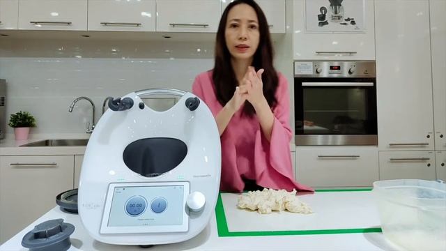 Thermomix Malaysia: Jasmin Choy Makes Malaysian Chili Fish Pie смотреть онлайн