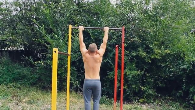 КАК ПОДТЯГИВАТЬСЯ НА ТУРНИКЕ? ОШИБКИ в подтягиваниях смотреть онлайн