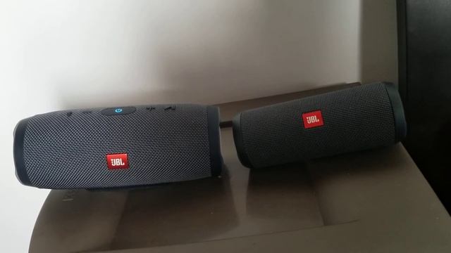 JBL Charge Essential vs Flip Essential test #1 смотреть онлайн
