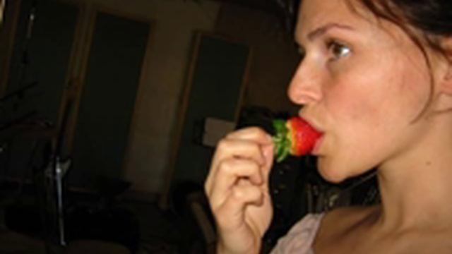 Emiliana Torrini -Tuna Fish (Acoustic version).wmv смотреть онлайн