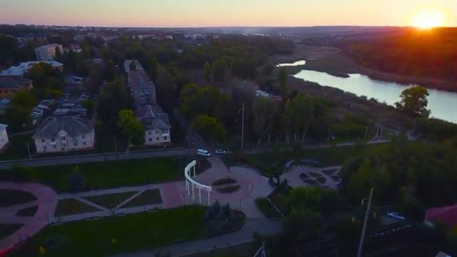 Бахмут до 2022. Тихий, зелёный район прекрасного города. Был...Для нас навсегда останется таким... смотреть онлайн