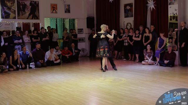 Рауль Сантана и Дана Сакимова A Pan Y Agua смотреть онлайн