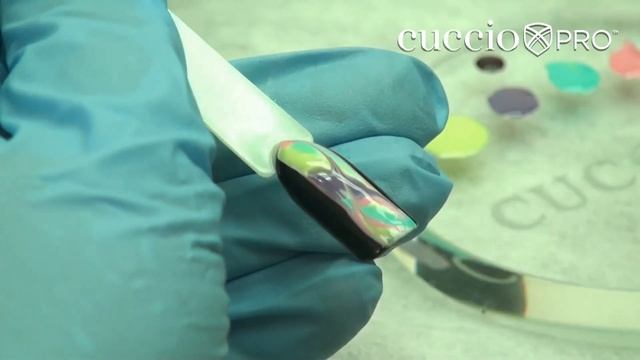 Дизайн ногтей гель-лаками Cuccio Veneer "Парча" смотреть онлайн