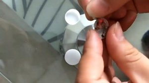 Как заменить батарейку в светящемся спиннере