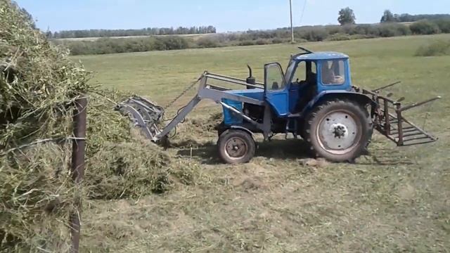 Сенокос 2020. Скирдуем и вывозим сено в одну большую кучу.3 Часть смотреть онлайн