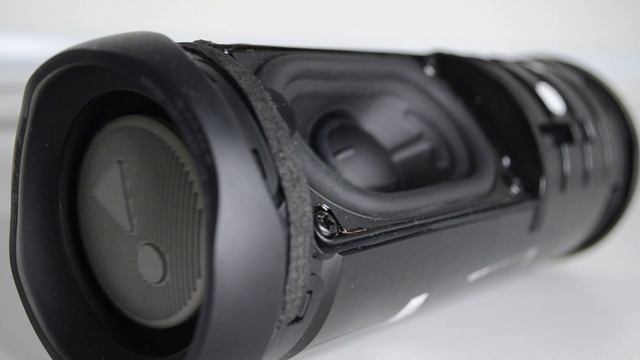 Колонка JBL FLIP 5 LFM 60% Bass Test РЕАКЦИЯ НА ПЕСНИ СИНИЙ ИНЕЙ смотреть онлайн
