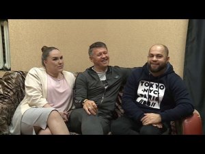 "Смотрите, кто пришел". "Уральские пельмени"