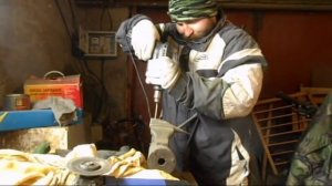 Как самостоятельно и несложно сделать пешню для зимней рыбалки.(Самодельная пешня)