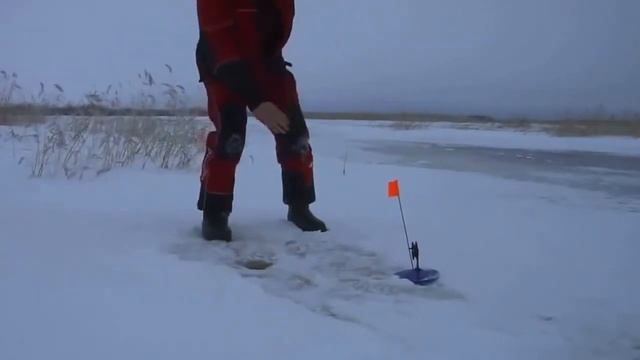 Зимняя рыбалка!!Как ловить щуку зимой на жерлицы!!Всем смотреть!!! смотреть онлайн