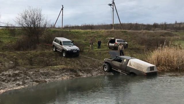 Покатушки на джипах Nissan Patrol Vs Toyota Hilux Off-road