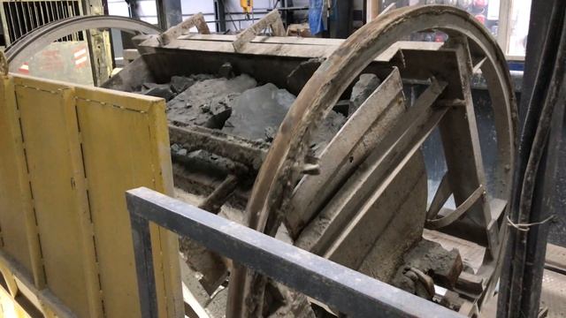 Выгрузка из вагонетки смотреть онлайн