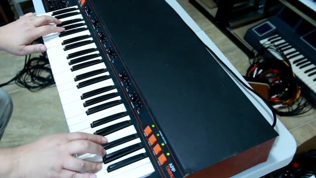 '80s Dark jamming with the new cabling setup смотреть онлайн