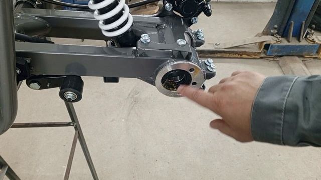 Регулировка натяжения цепи на квадроцикле Mikilon Hammer 125 (Regulmoto Hammer 125) смотреть онлайн