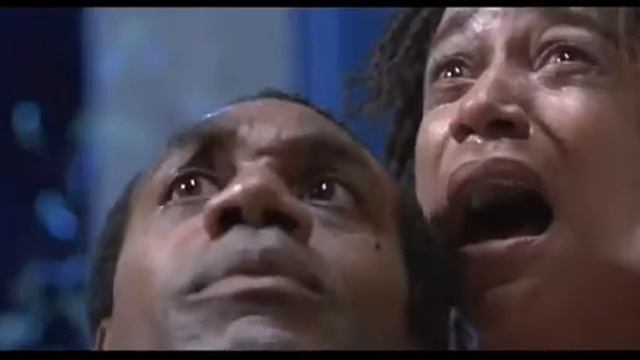 Терминатор снимает кожу со своей руки ! смотреть онлайн