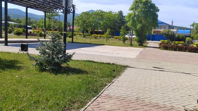 Обзор парка "сквер молодежный" во Владимиро-александровском смотреть онлайн