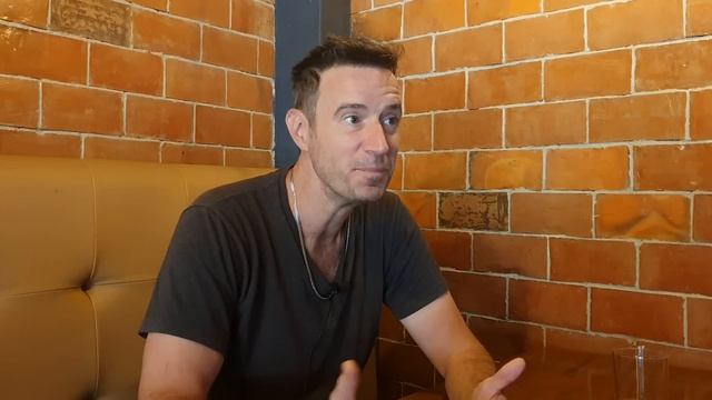 He's Just a Regular Guy. Every Man Has a Story смотреть онлайн