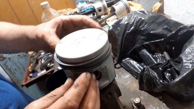 Сборка поршневой группы ЗМЗ-402 #уаз #уаз3303 #головастик #двс #змз402 #4x4 #поршневая #uaz смотреть онлайн