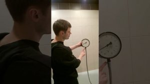 Меряем давление воды в кране