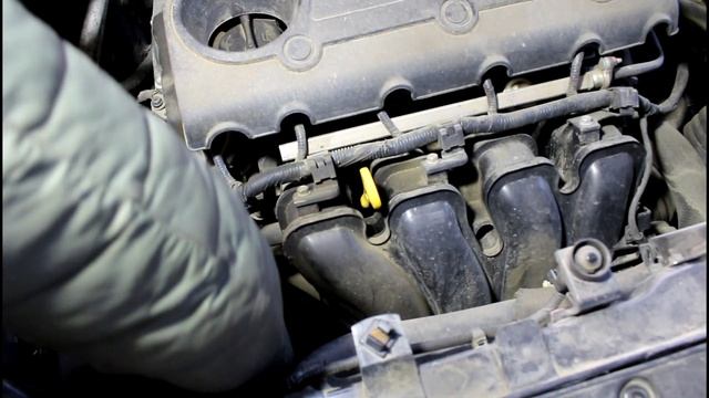 Замена приводного ремня и роликов на KIA Sportage 2,0 Киа Спортейдж 2012 года смотреть онлайн