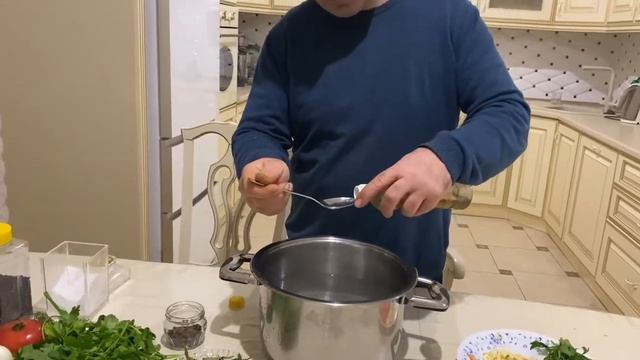 разлетаются как семечки.маринованые куриные лапки.можож смотреть онлайн