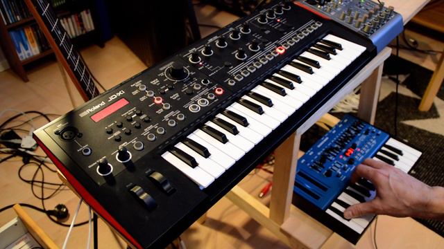 Roland SH-01A & Roland JD-Xi song Together 5.1.2018 смотреть онлайн