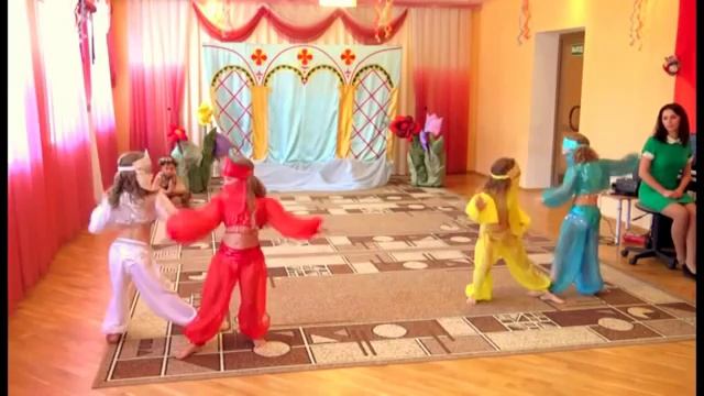 Танец восточных красавиц в детском саду.mp4 смотреть онлайн