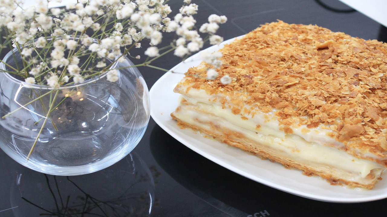 Торт «Ленивый Наполеон» с ВКУСНЫМ Заварным Кремом. Быстрый Наполеон смотреть онлайн