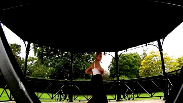 Northern Soul Girl Dancing 15 - Cirencester Bandstand - LET THE SHOW BEGIN