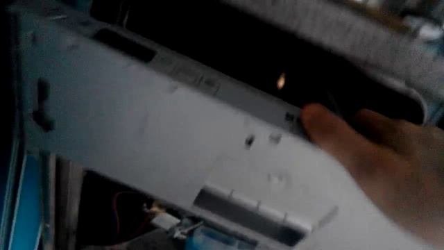 Ремонт лотка для моющего средства в посудомоечной машине HOTPOINT смотреть онлайн